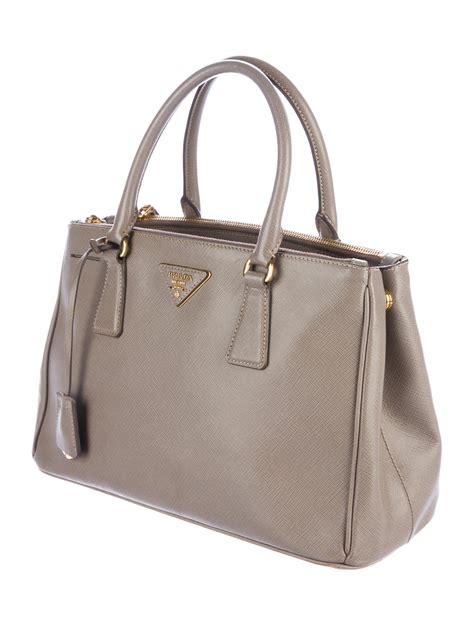 prada saffiano lux galleria shopping tote 36cm|prada saffiano black small.